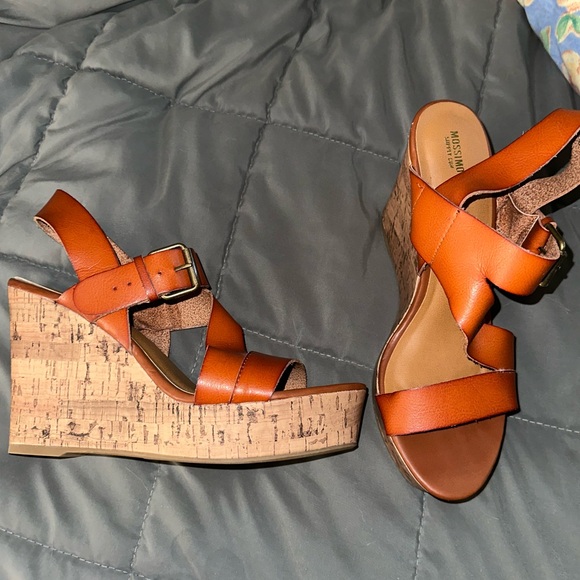 BRAND NEW MASSIMO WEDGES SZ 10 - Picture 2 of 4